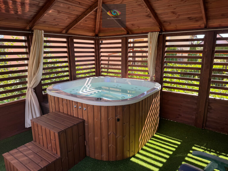 Lawendowy Kącik Noclegi Energylandia Wanna z hydromasażem Zator Infinity Foto Love 3